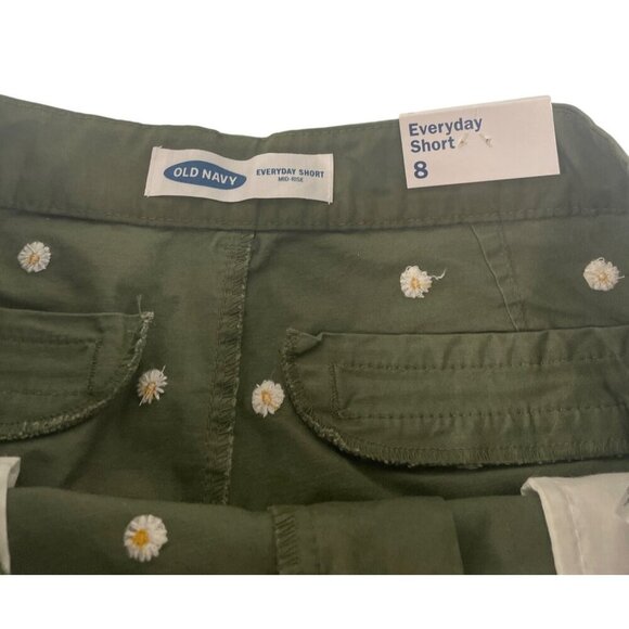 Old Navy Green Daisy Embroidered Everyday Shorts Size 8  3.5" Inseam - Picture 5 of 6